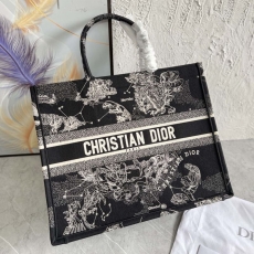 Christian Dior Shopping Bags